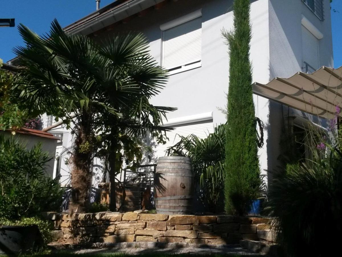 Haus Bienen Acomodação com café da manhã Ihringen Exterior foto